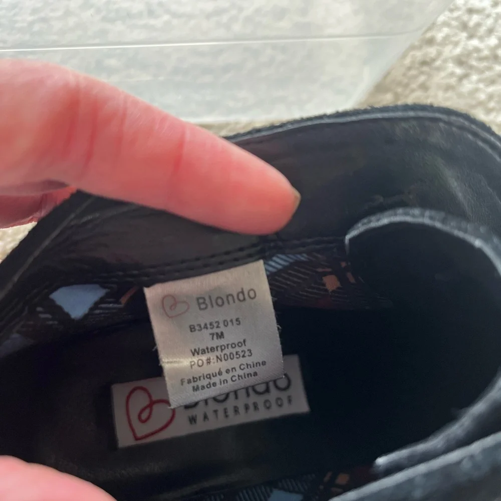 Blondo Black Ankle Boots Suede Slip-On - Picture 5 of 5